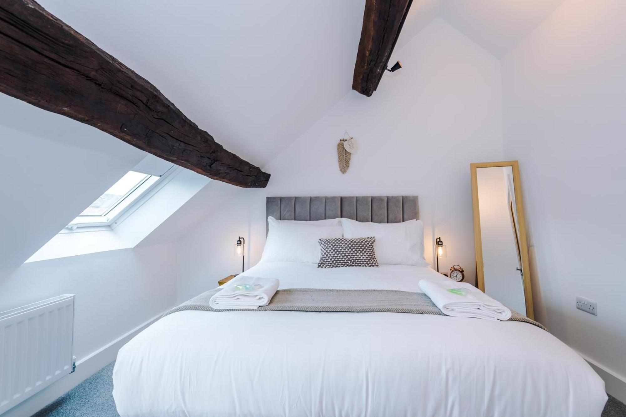 Number 21: A Breathtaking Chester Cottage With Parking Mollington  Exterior photo
